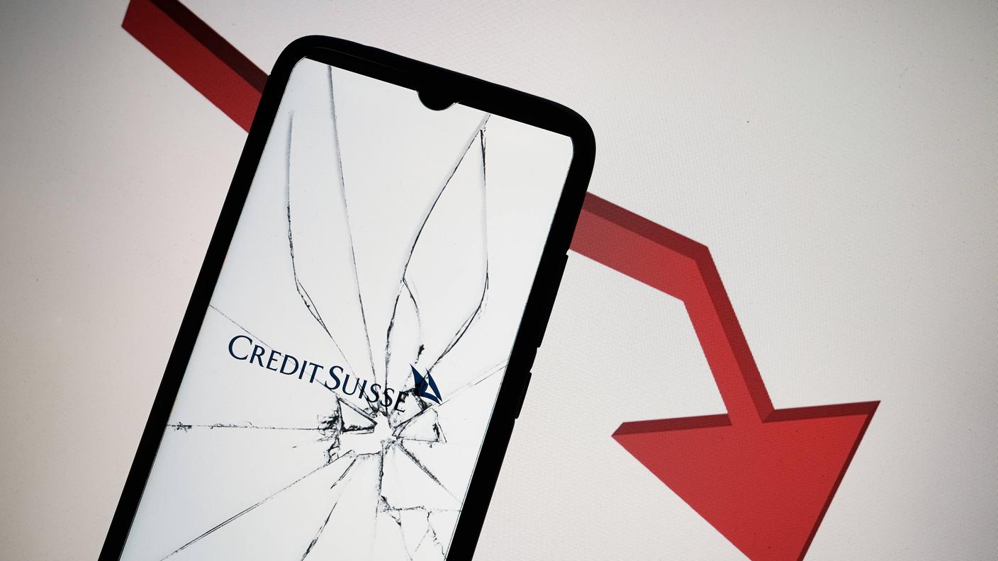 Credit Suisse, tonfo azioni