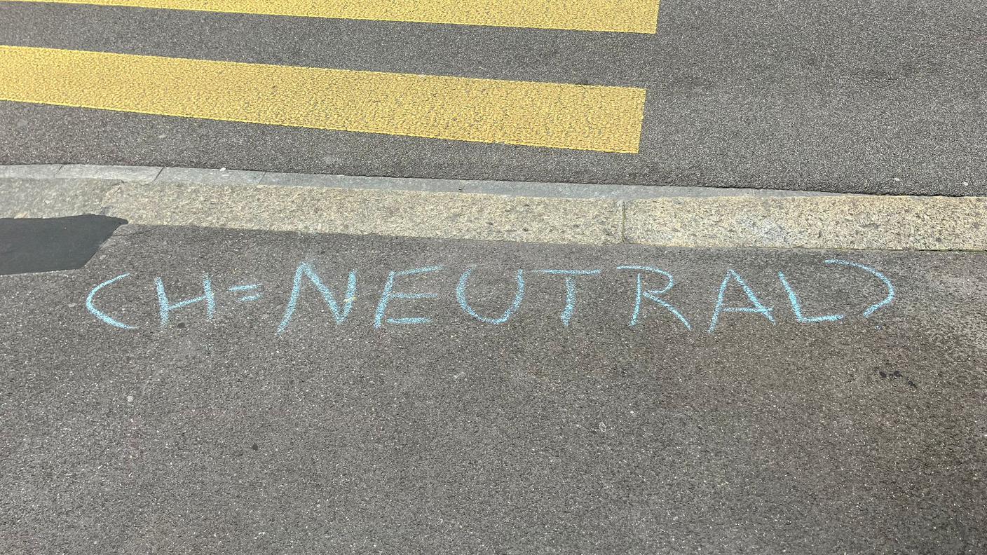 Scritta su Piazza Federale 2 maggio 2023.jpg