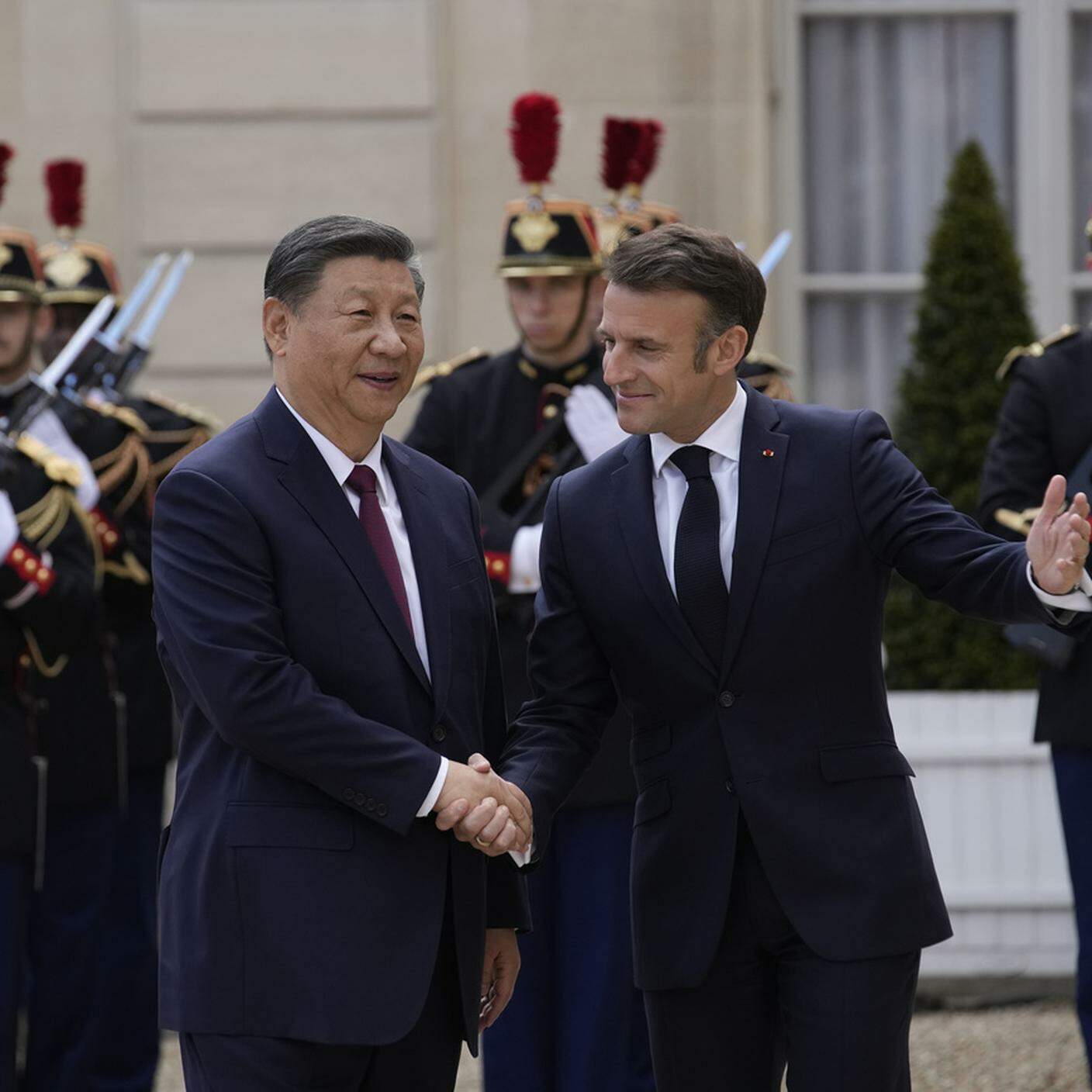 Xi e Macron close.jpg