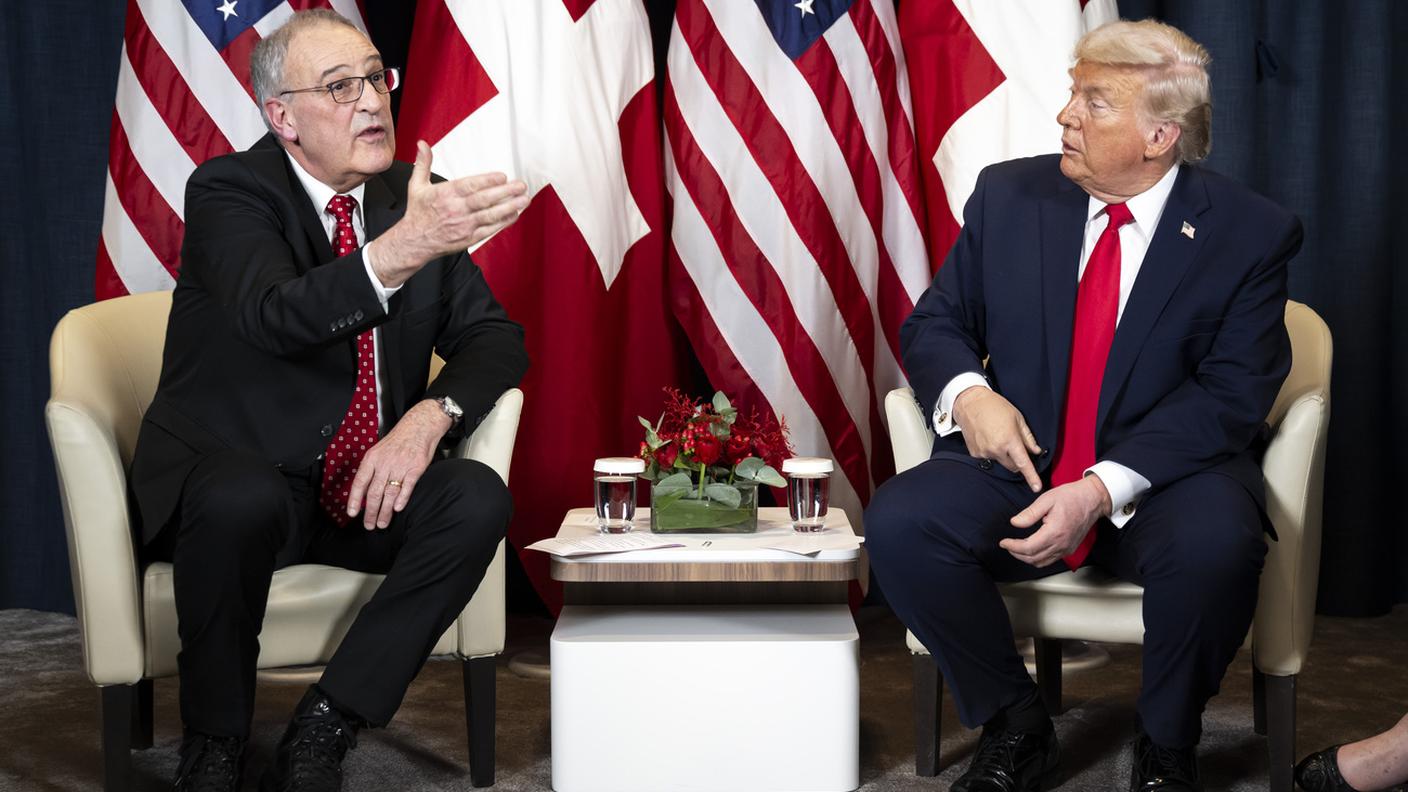 Guy Parmelin a colloquio con Donald Trump lo scorso gennaio al WEF di Davos