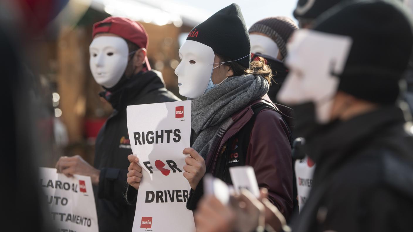 Fattorini protesta.jpg