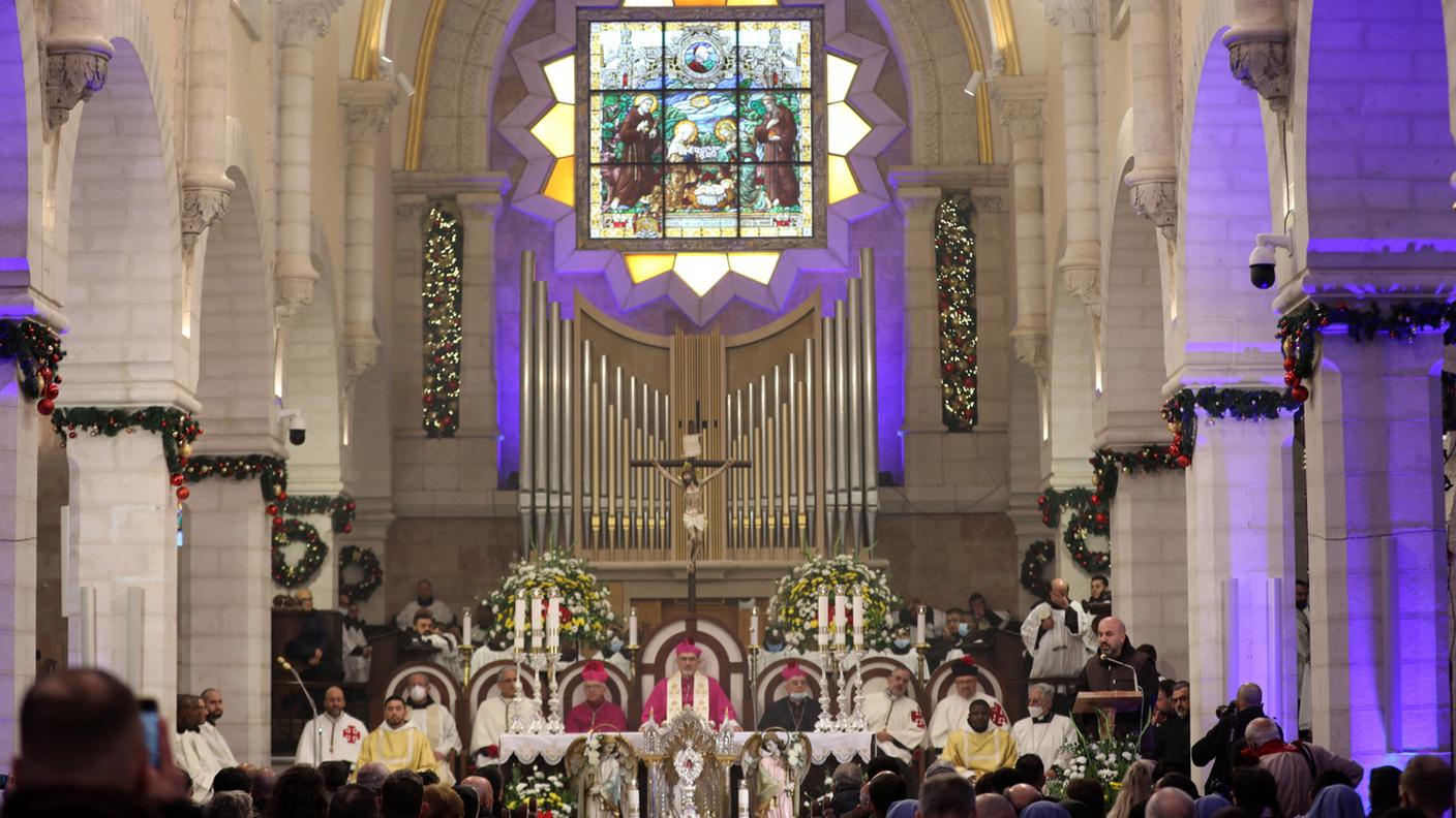 La messa di oggi alla chiesa della Natività a Betlemme.jpg