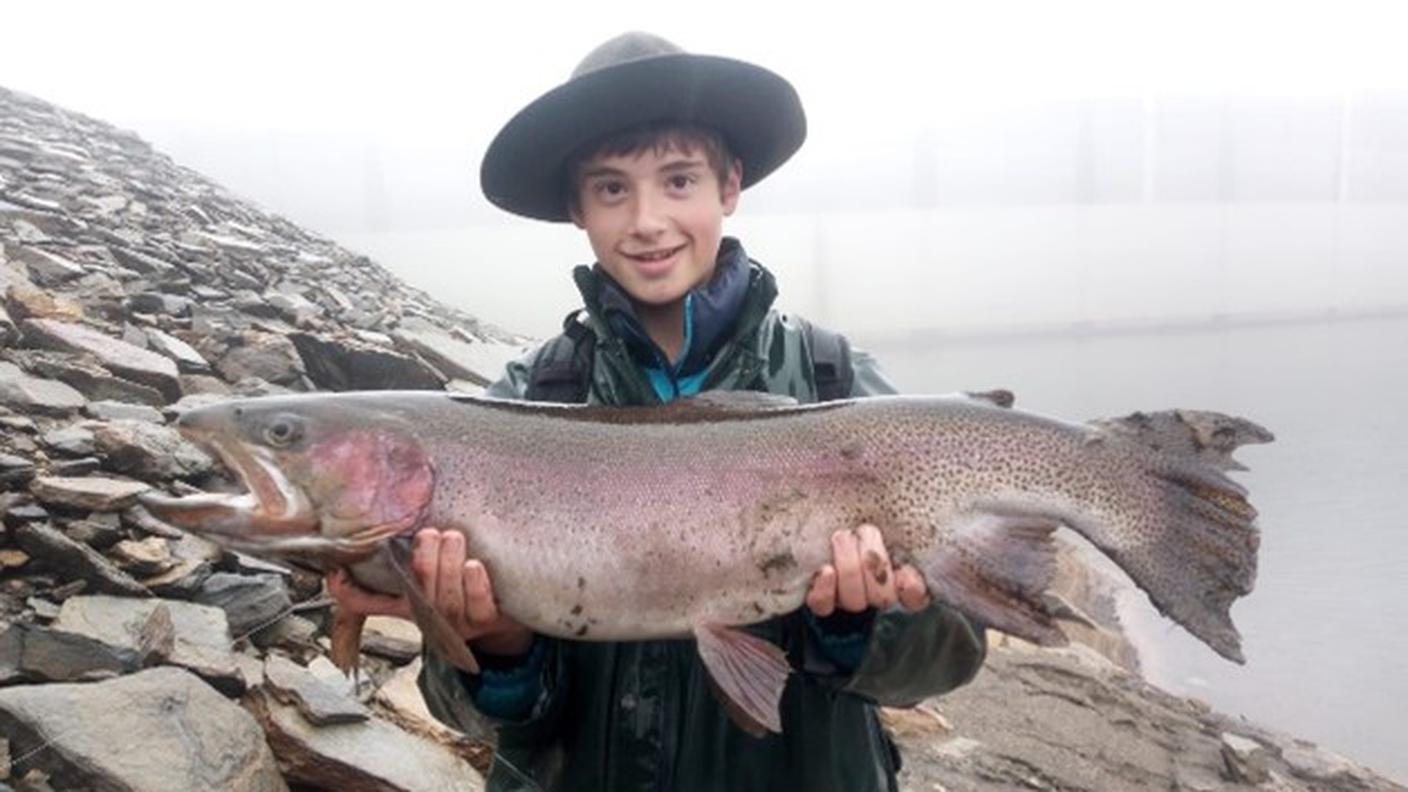 Simone Annotta, Trota iridea da 7 kg, Lago d’Isola 