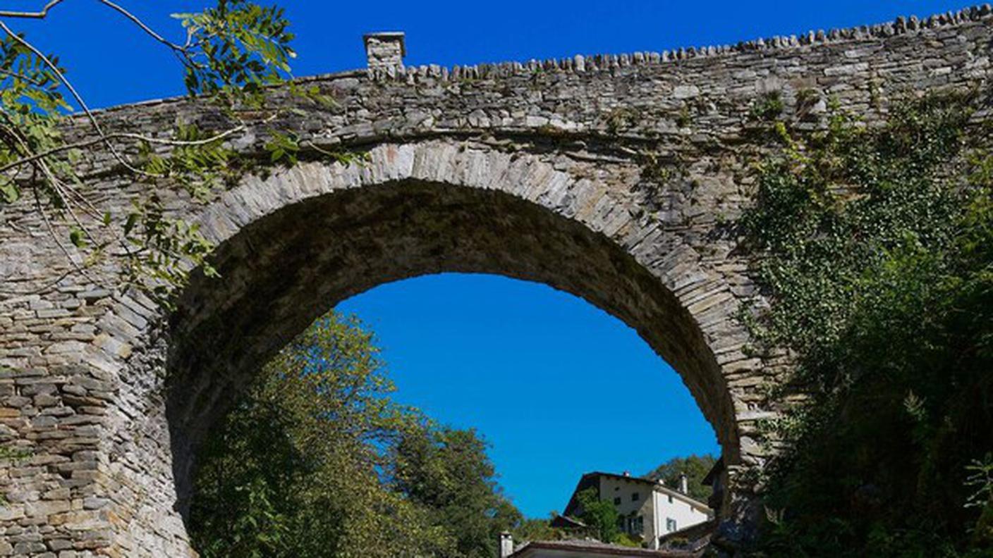 pontepromontogno.jpg