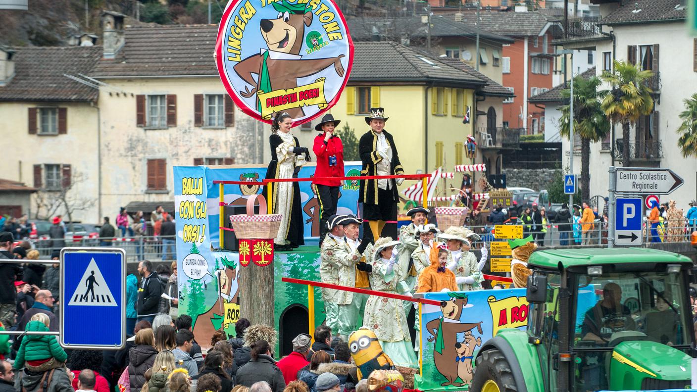 Un'immagine del corteo mascherato del 2016