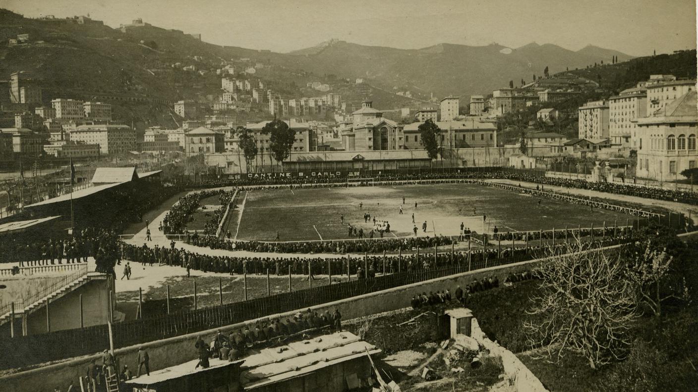 Il campo del Genoa realizzato nel quartiere di Marassi nel 1910, in un terreno da tempo adibito prevalentemente ad attività ippiche