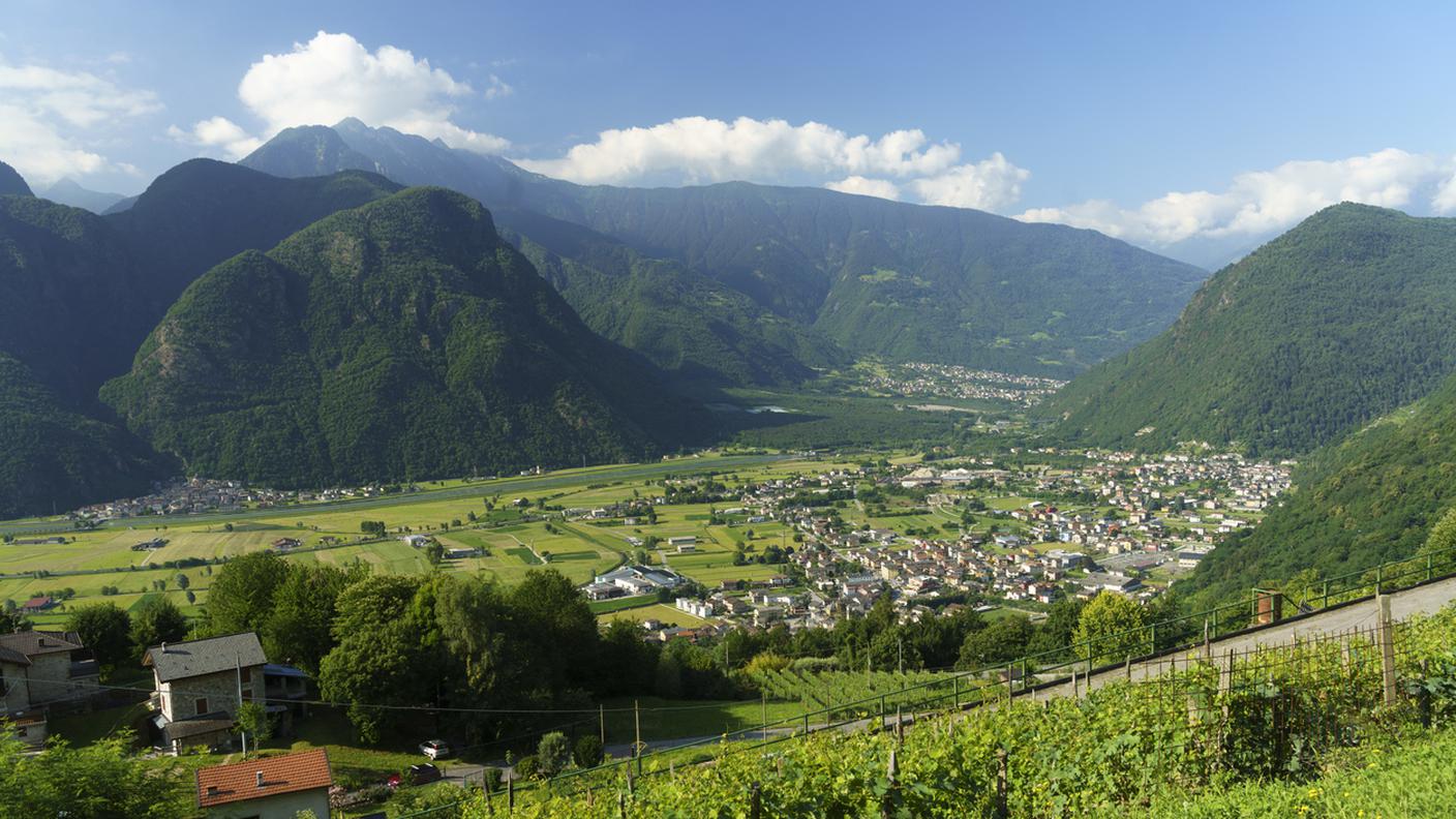 iStock-Vista panoramica della Valtellina