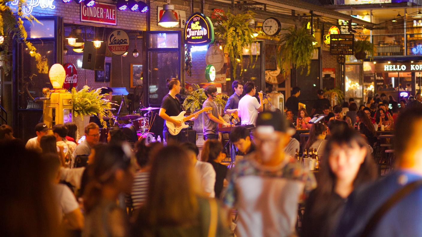 musica notturna, bar, locale pubblico
