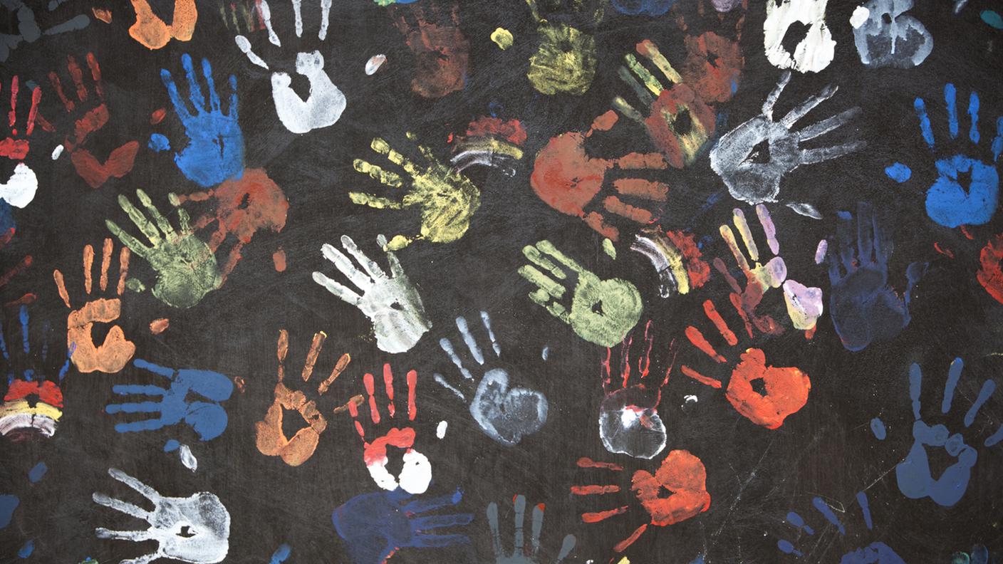 mani colorate