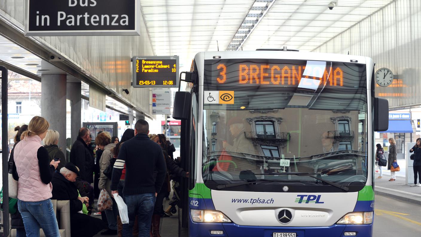 Mezzi pubblici, bus, Lugano