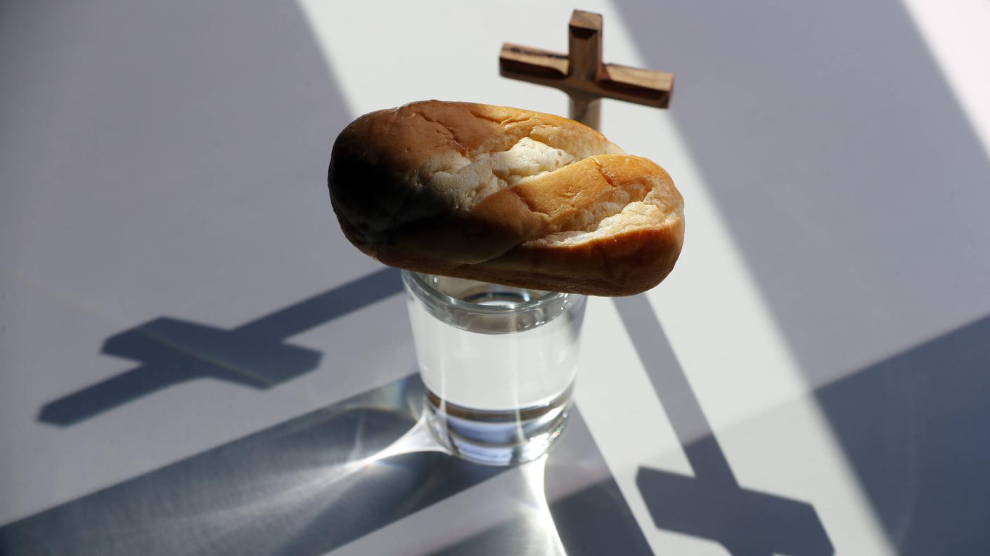 pane, acqua, Crocifisso, digiuno Pasquale, Venerdì Santo 