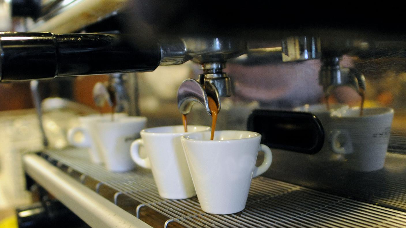 macchina del caffé al bar