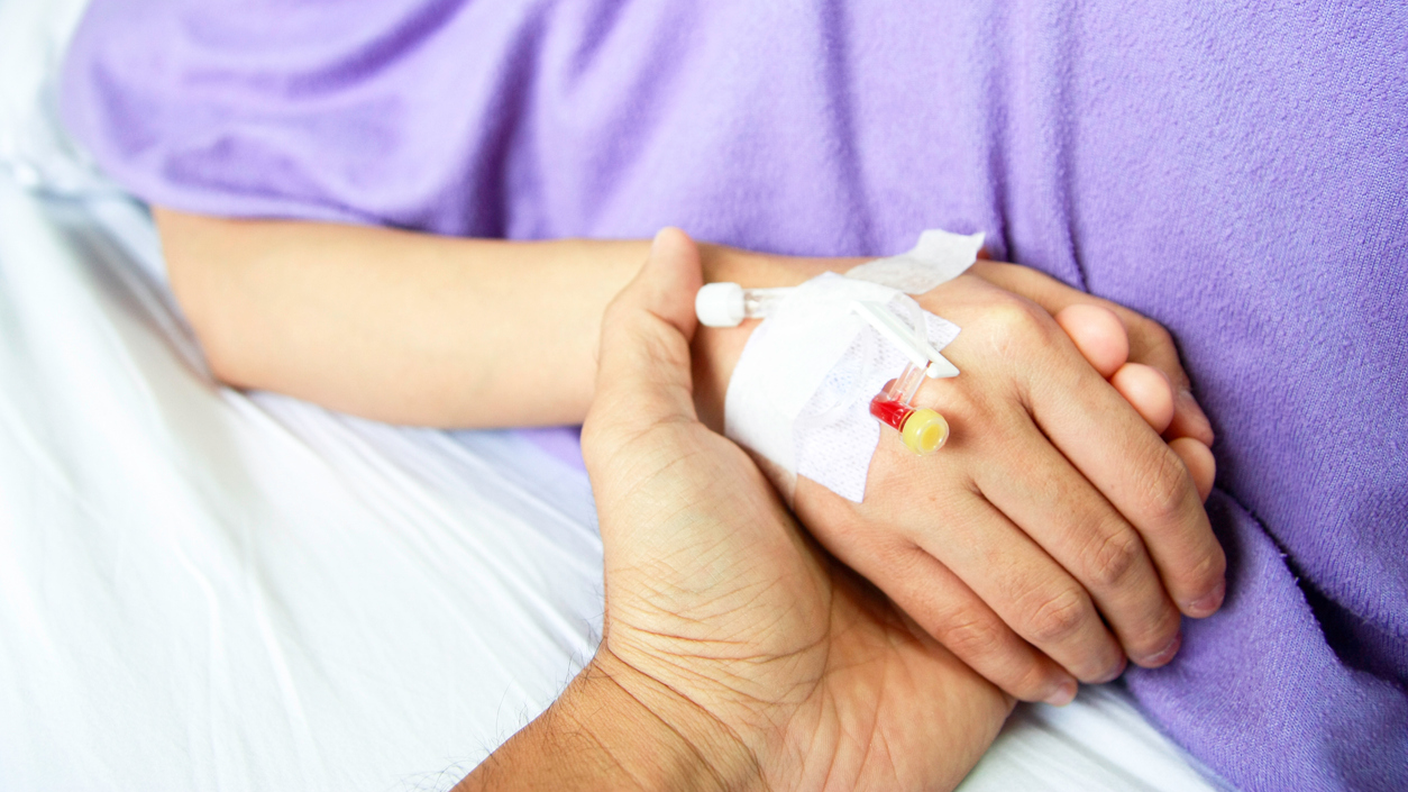 iStock-ragazza, ospedale, cancro 