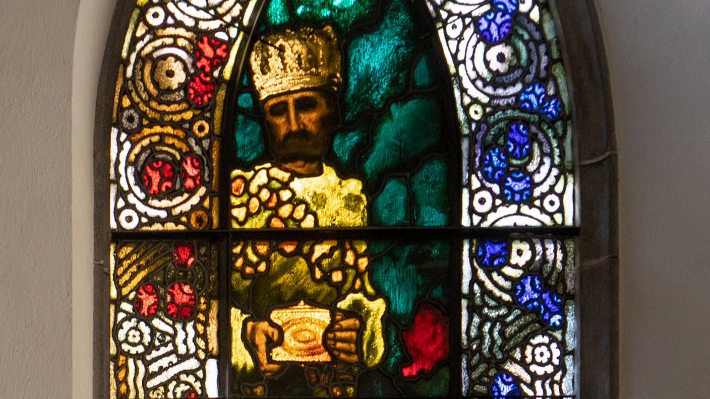Foto di una finestra della chiesa