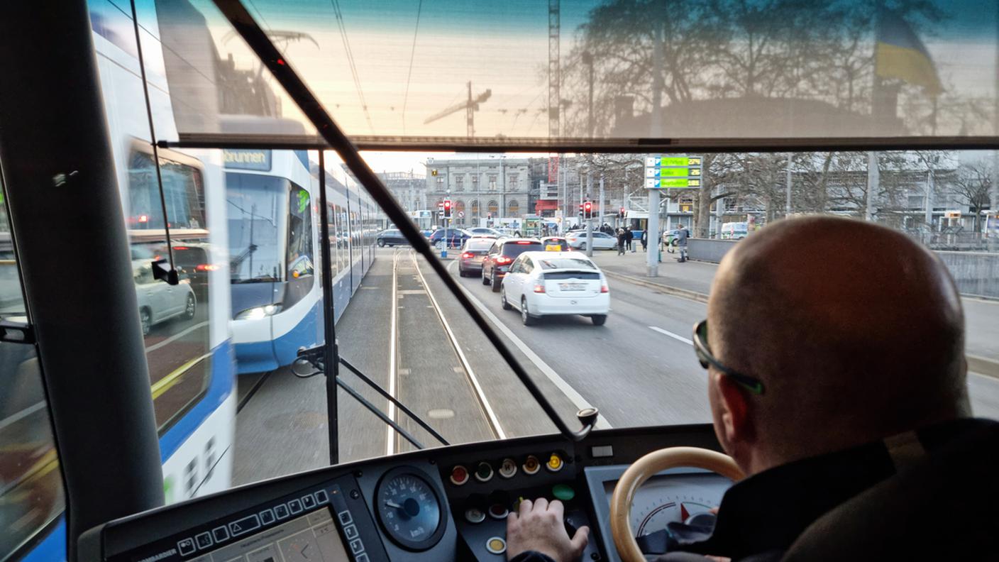 autista tram Zurigo