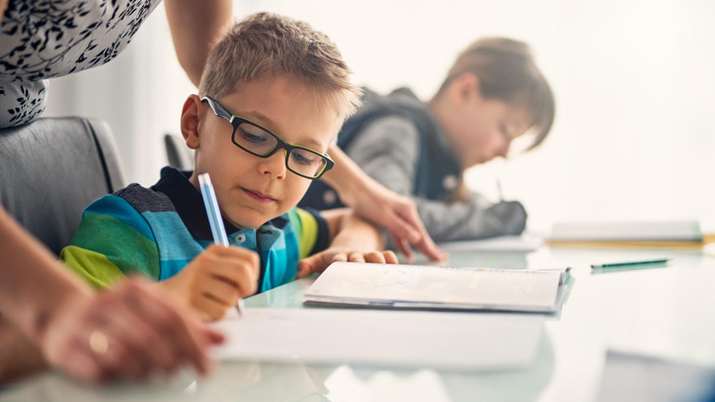 Bambino, studiare, imparare, scuola, compiti
