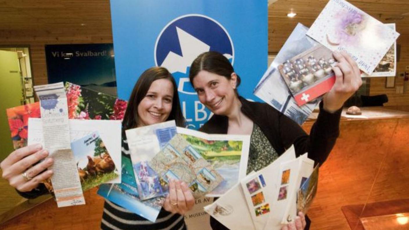 Silvia Galli (a destra) immortalata sul Svalbardposten
