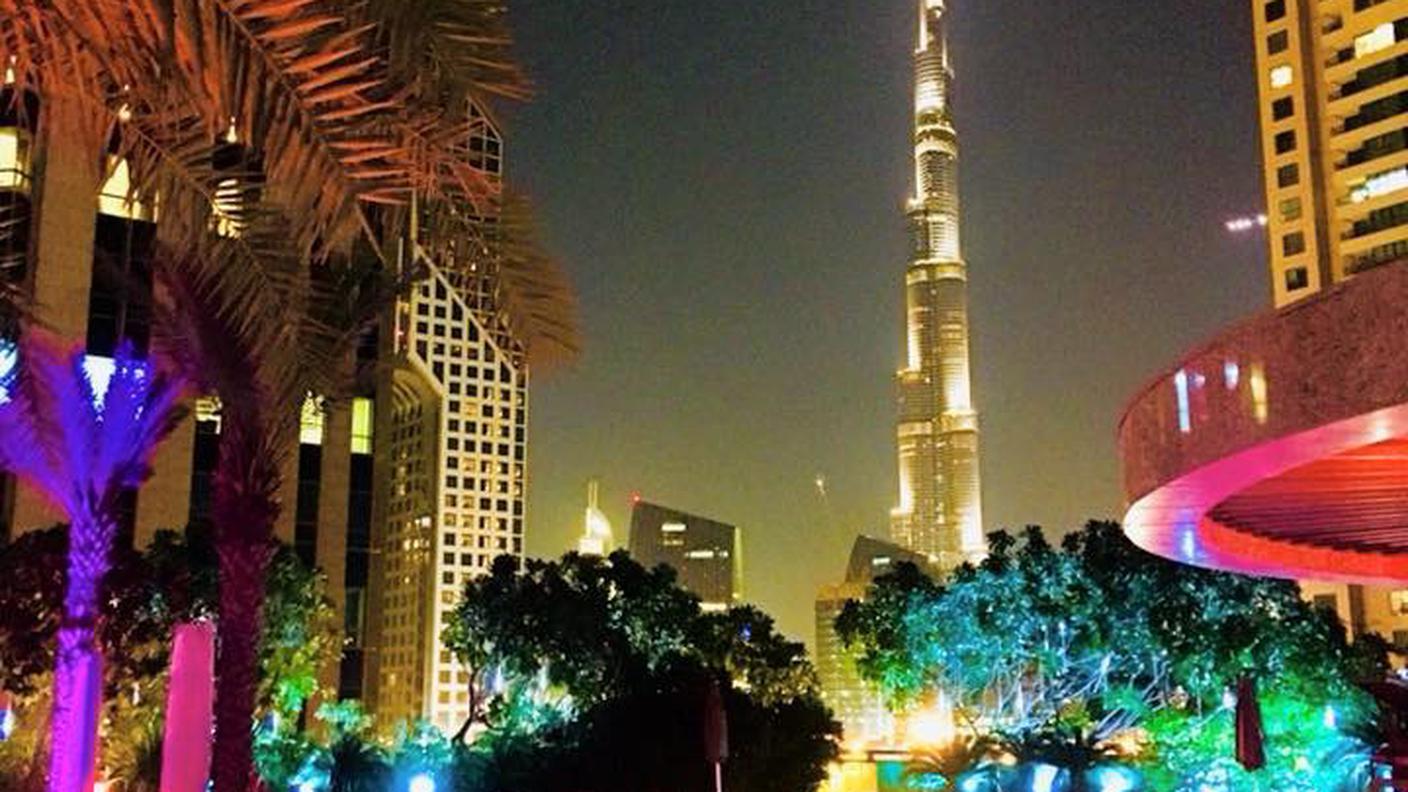 Dubai di notte