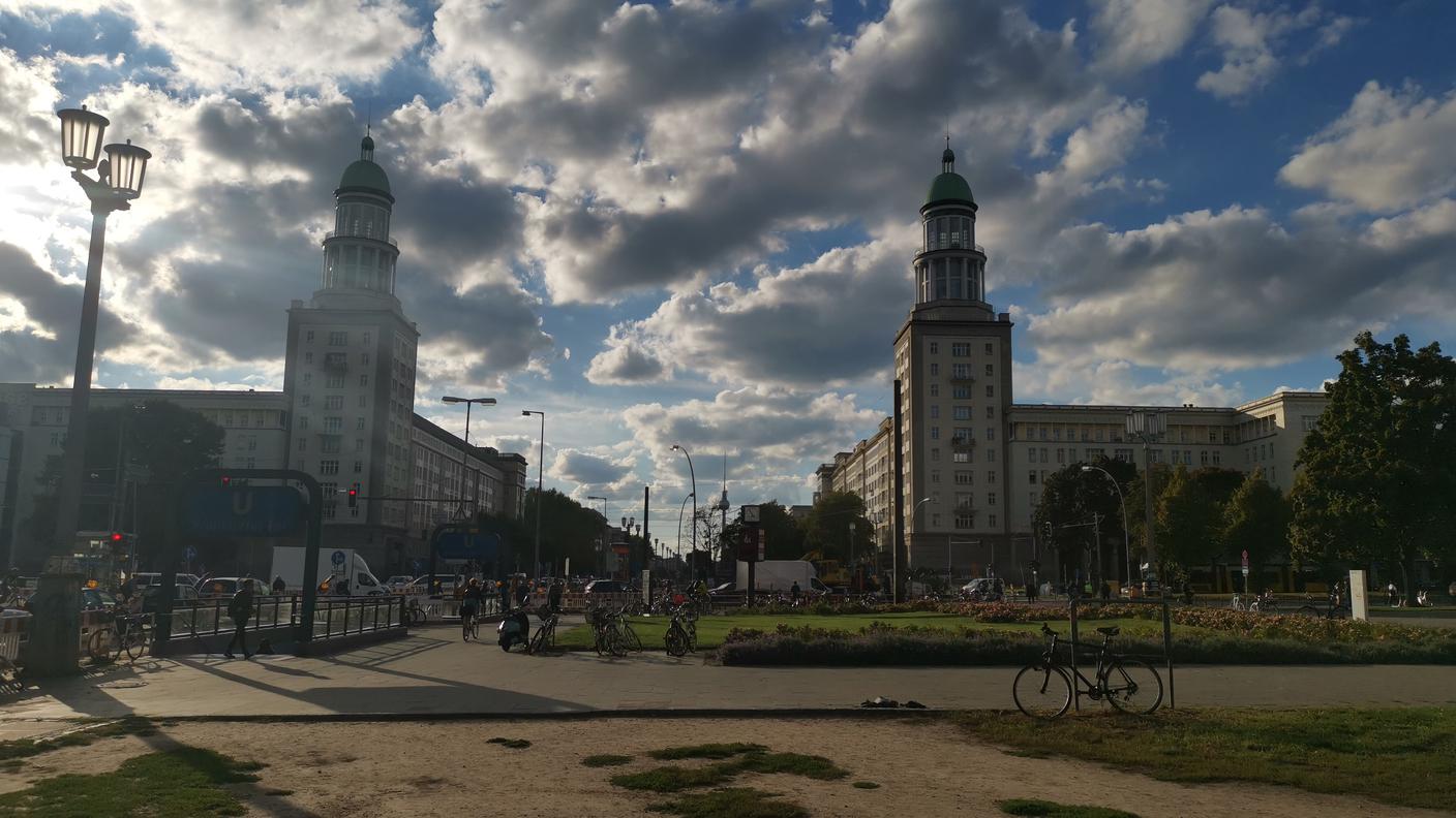 La Frankfurter Tor e della Karl-Marx-Allee (strada principale) 