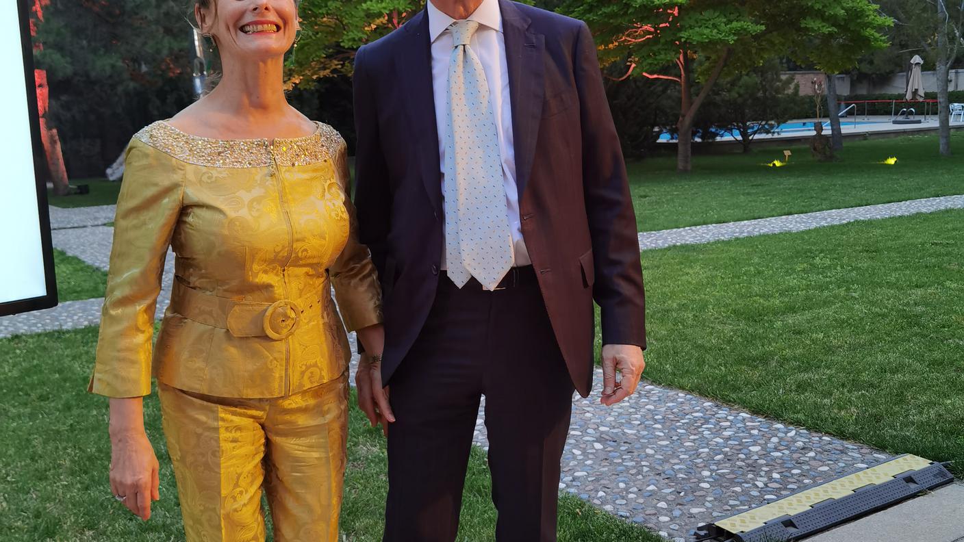 Ambasciatore Bernardino Regazzoni accompagnato dalla moglie Maria Cristina Regazzoni nella loro residenza presso l'ambasciata Svizzera in Cina, a Pechino