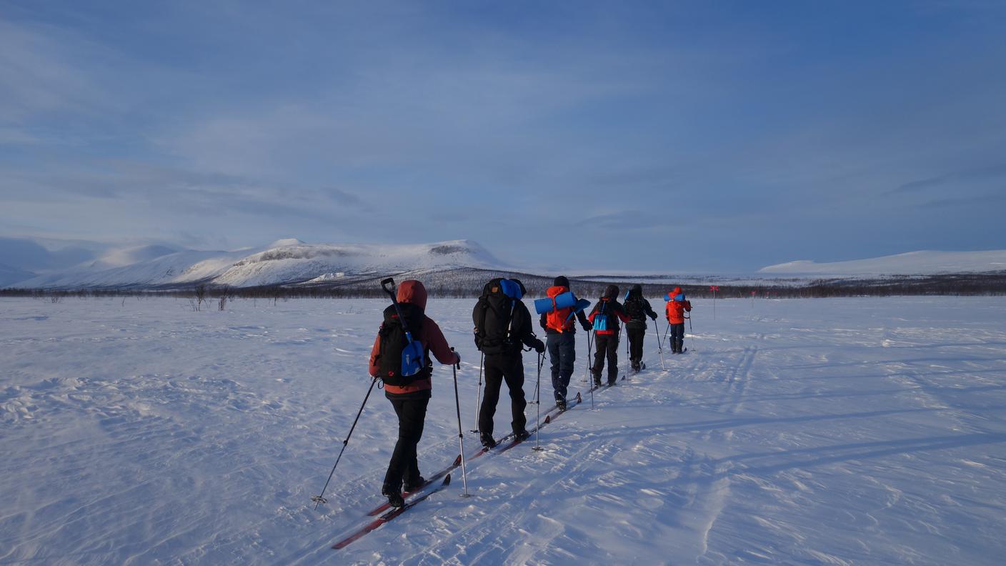 Escursione con gli sci nel nord della Svezia