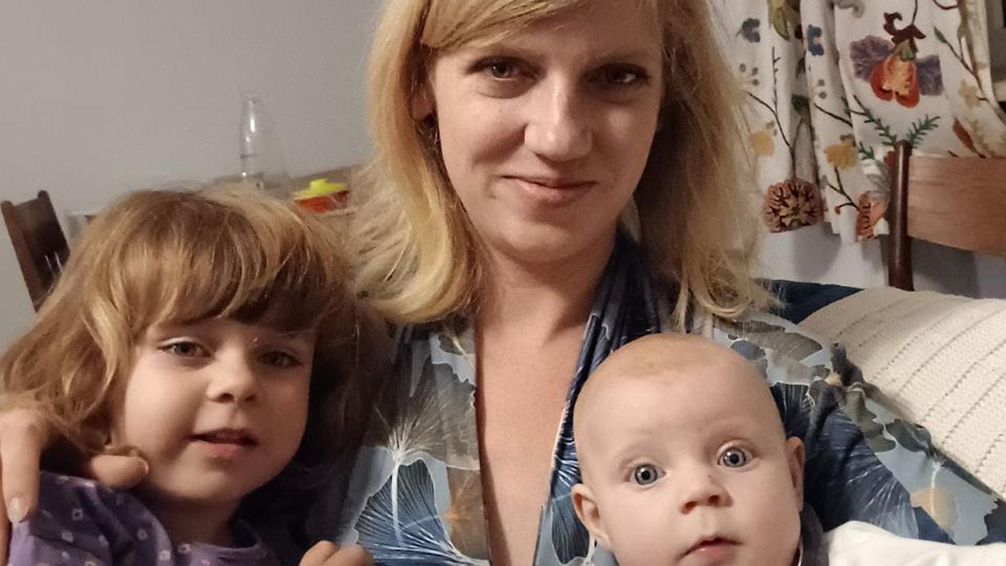 La moglie di Fabio con le sue figlie