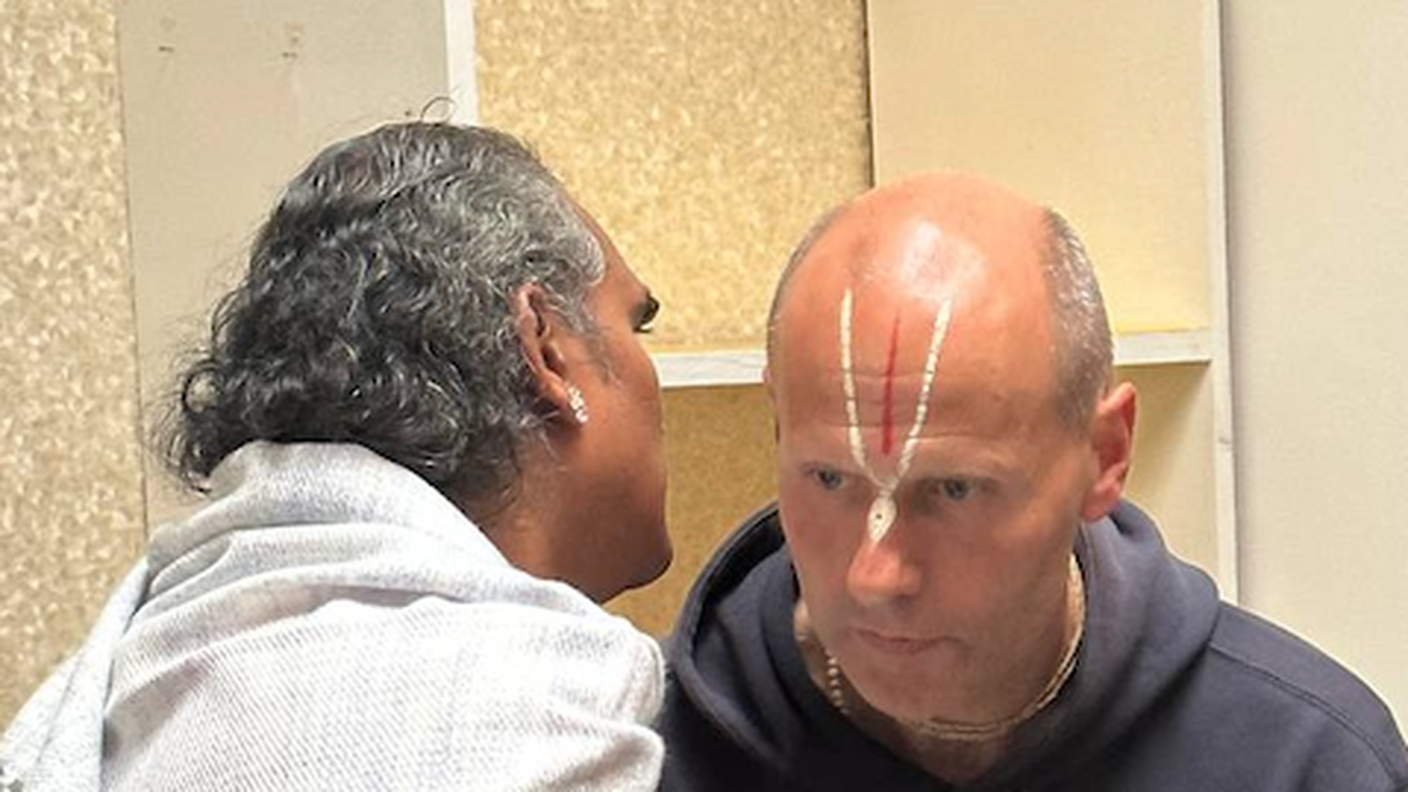 Gabriele Mazzi con Paramahamsa Vishwananda, il suo maestro spirituale