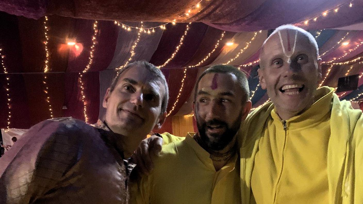 Gabriele Mazzi assieme a Steeve Lazzarotto e Renato Madaschi, anche loro ticinesi che vivono nell'Ashram