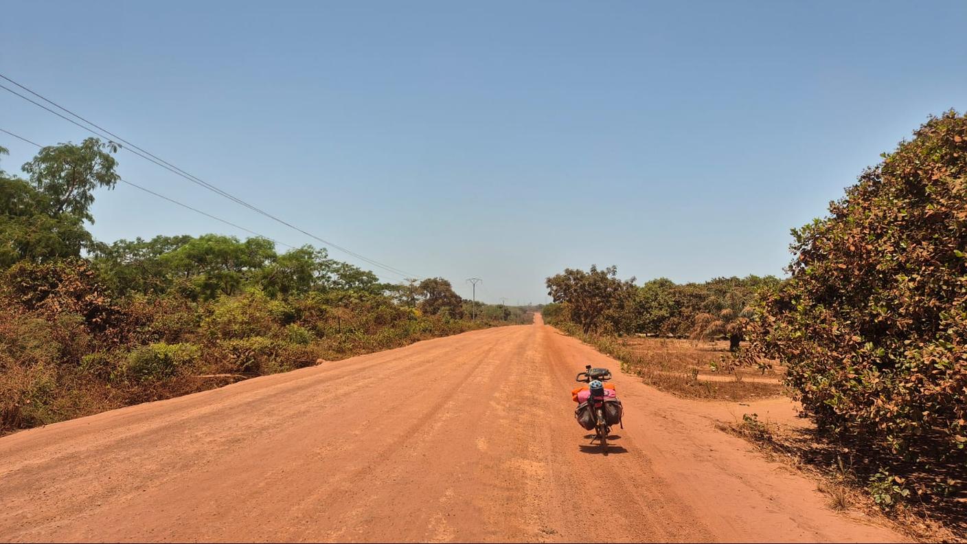 Giorno 128, verso Mansôa, Guinea-Bissau