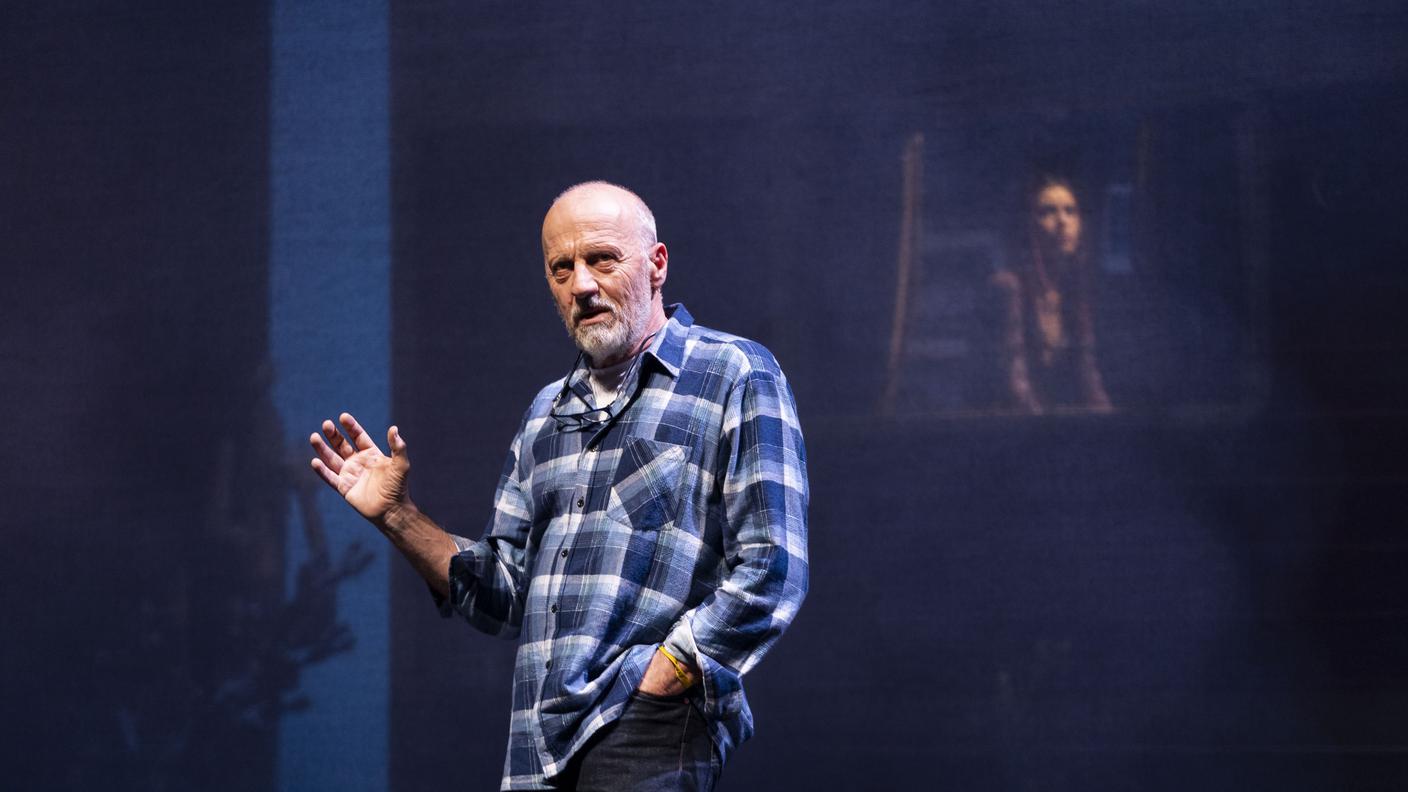 Marco Paolini con lo spettacolo Darwin, Nevada in scena al Piccolo Teatro di Milano