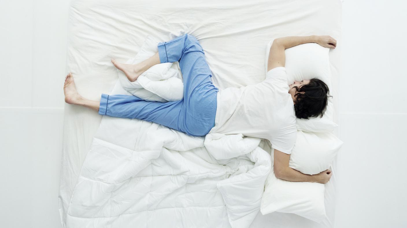 Dormire, Letto, Uomino, Veduta dall'alto, Camera da letto, piumone, Cuscino