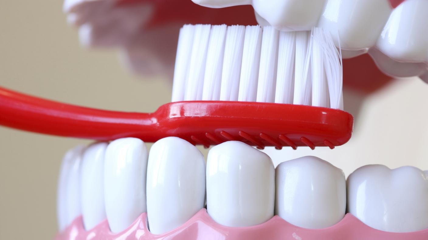 Dentiera, Denti umani, Dentista, Apparecchiatura odontoiatrica, Igiene dentale, Impianto dentale, Spazzolino da denti, Bocca umana