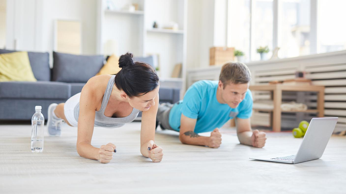 ginnastica casa sport coppia