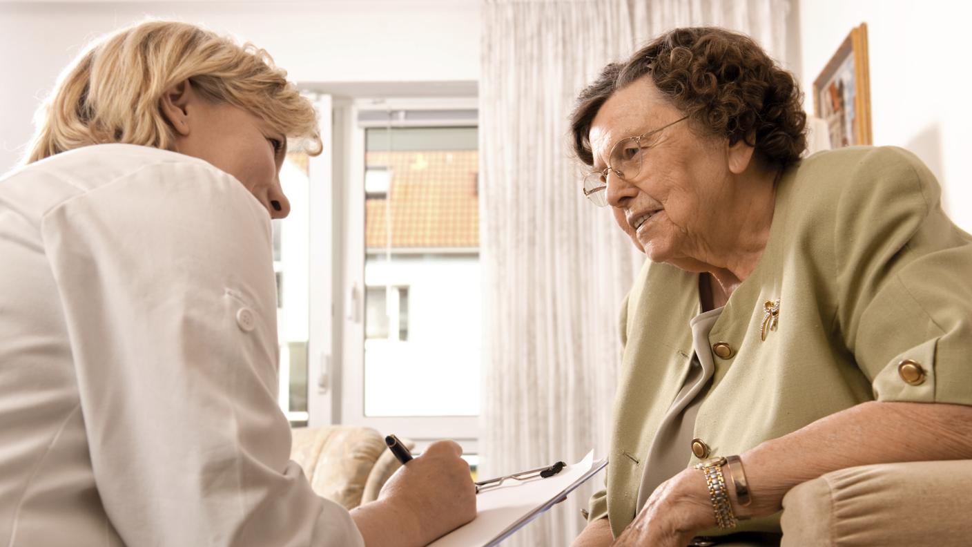 Centro diurno, Assistente domiciliare, Terza età, Casa, Interno di casa, Infermiere, Sanità e medicina, Medico