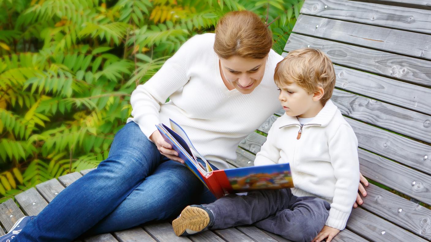 libro, bambini, spiegare