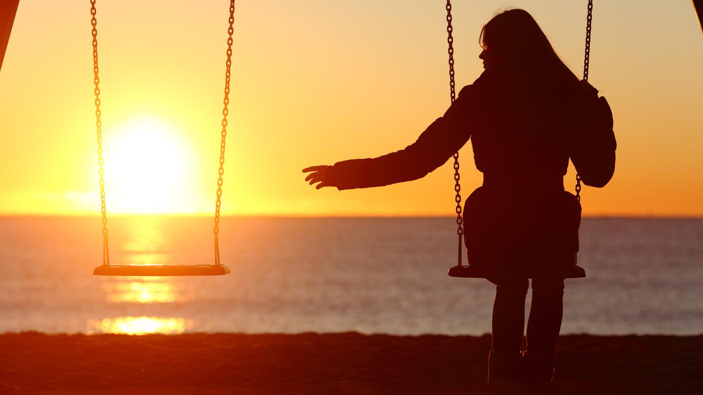 Singolo o divorziato donna indipendente manca una boyfriend, morte persona cara