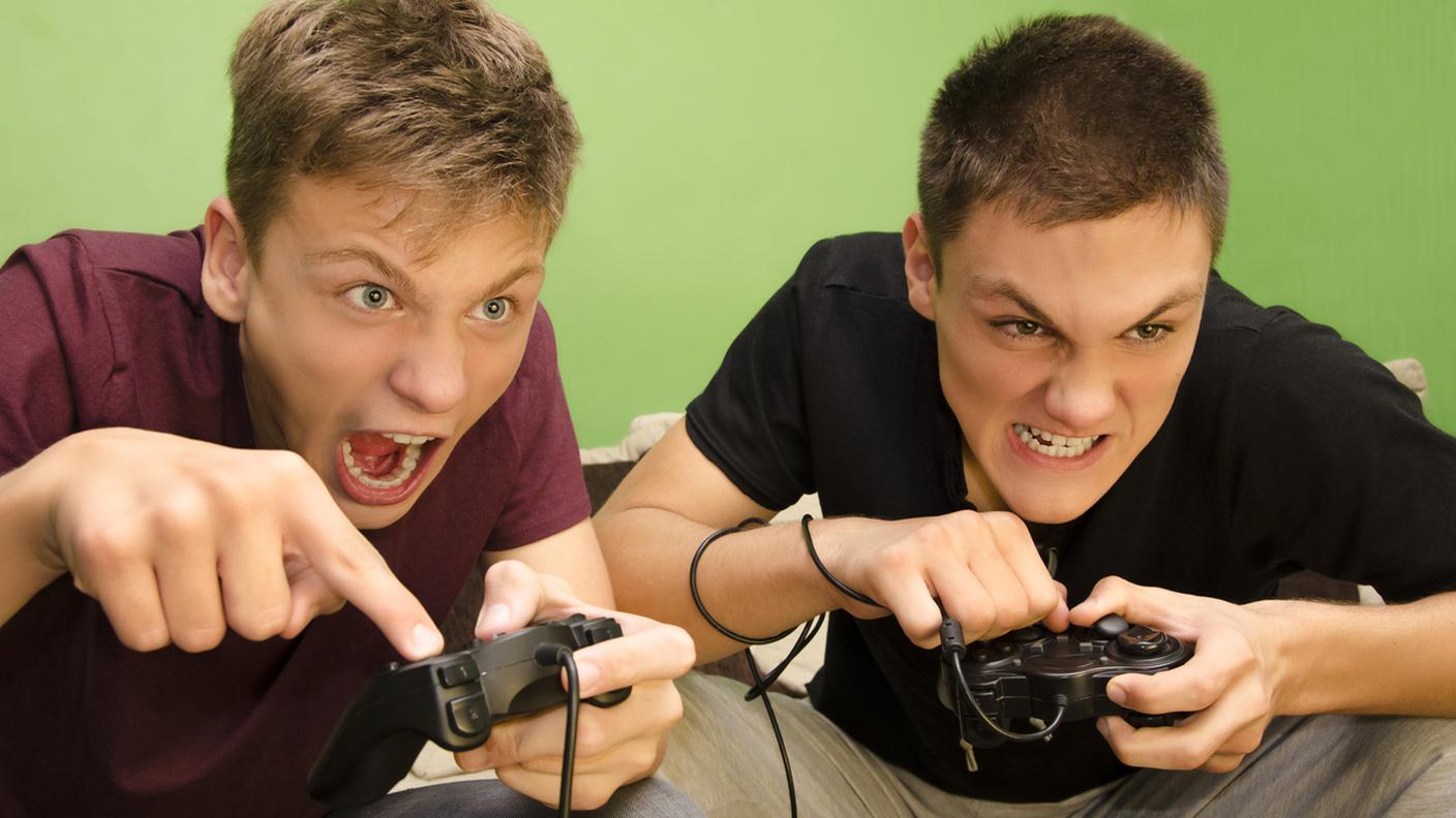 ragazzi, videogiochi, console, giocare
