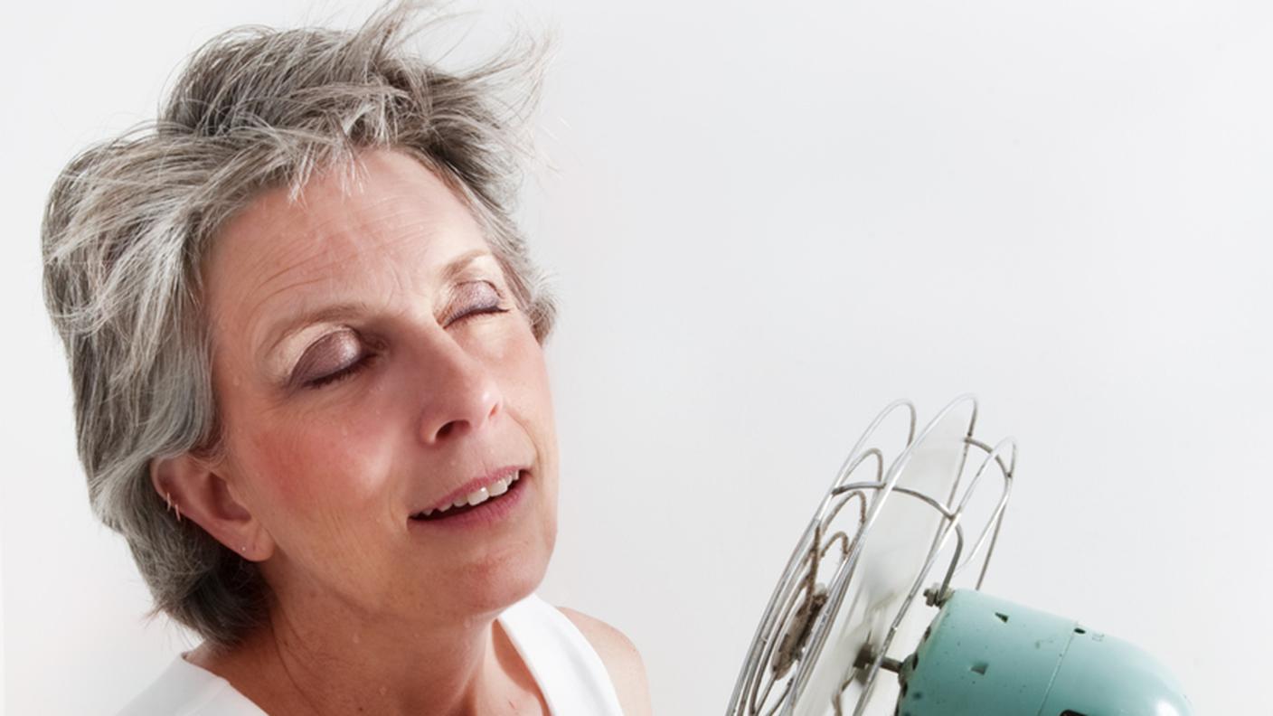 menopausa, caldo, donna, ventilatore