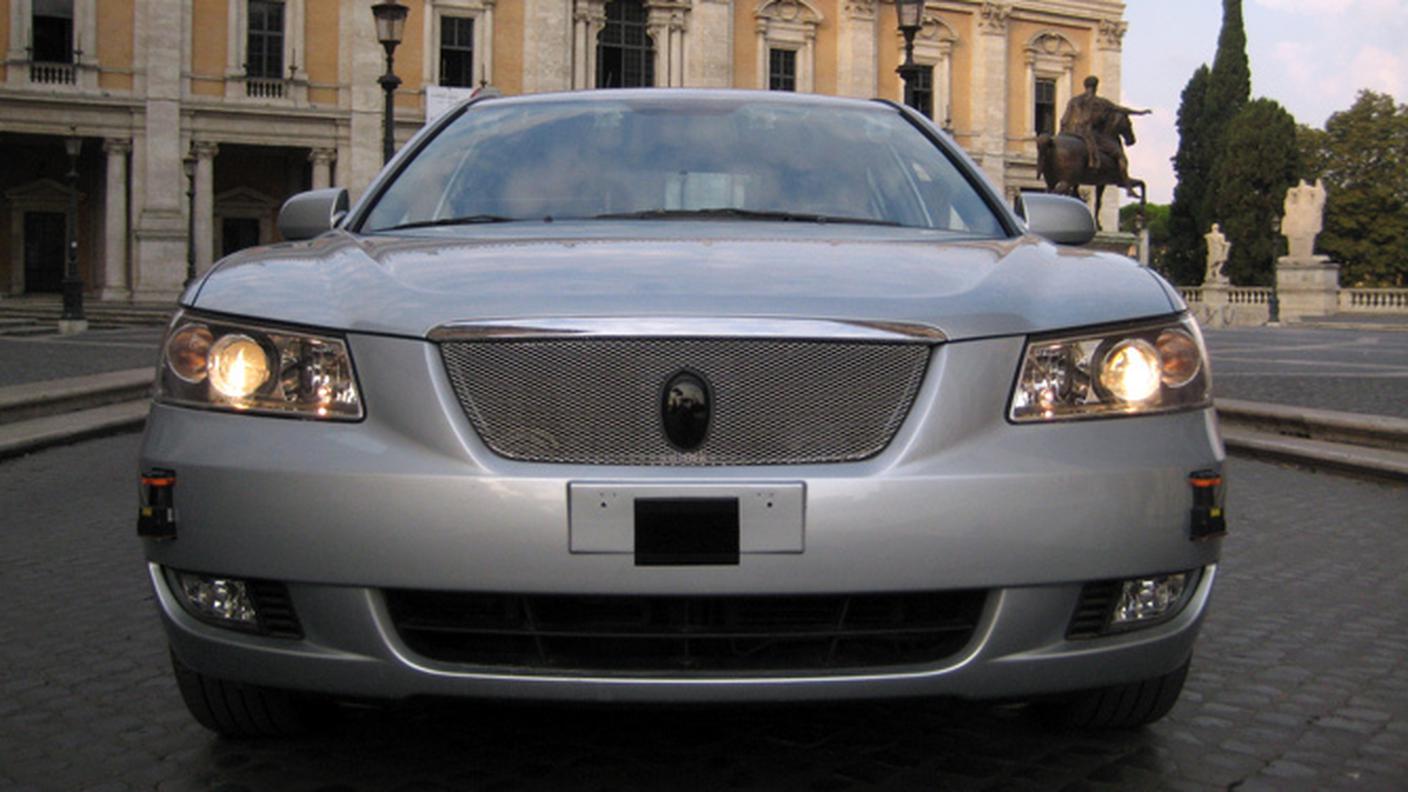 auto, luci accese