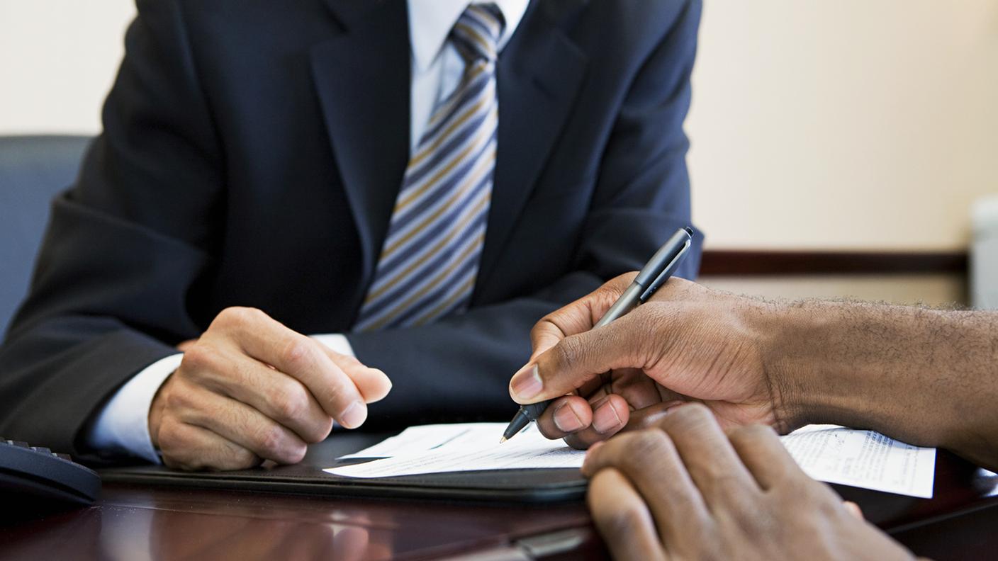 Firma contratto.jpg