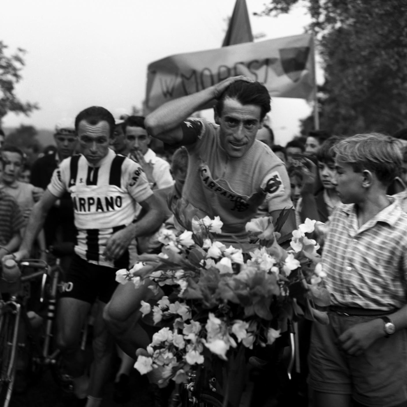 Attilio Moresi, a Lucerna dopo il trionfo del Tour de Suisse nel 1961 