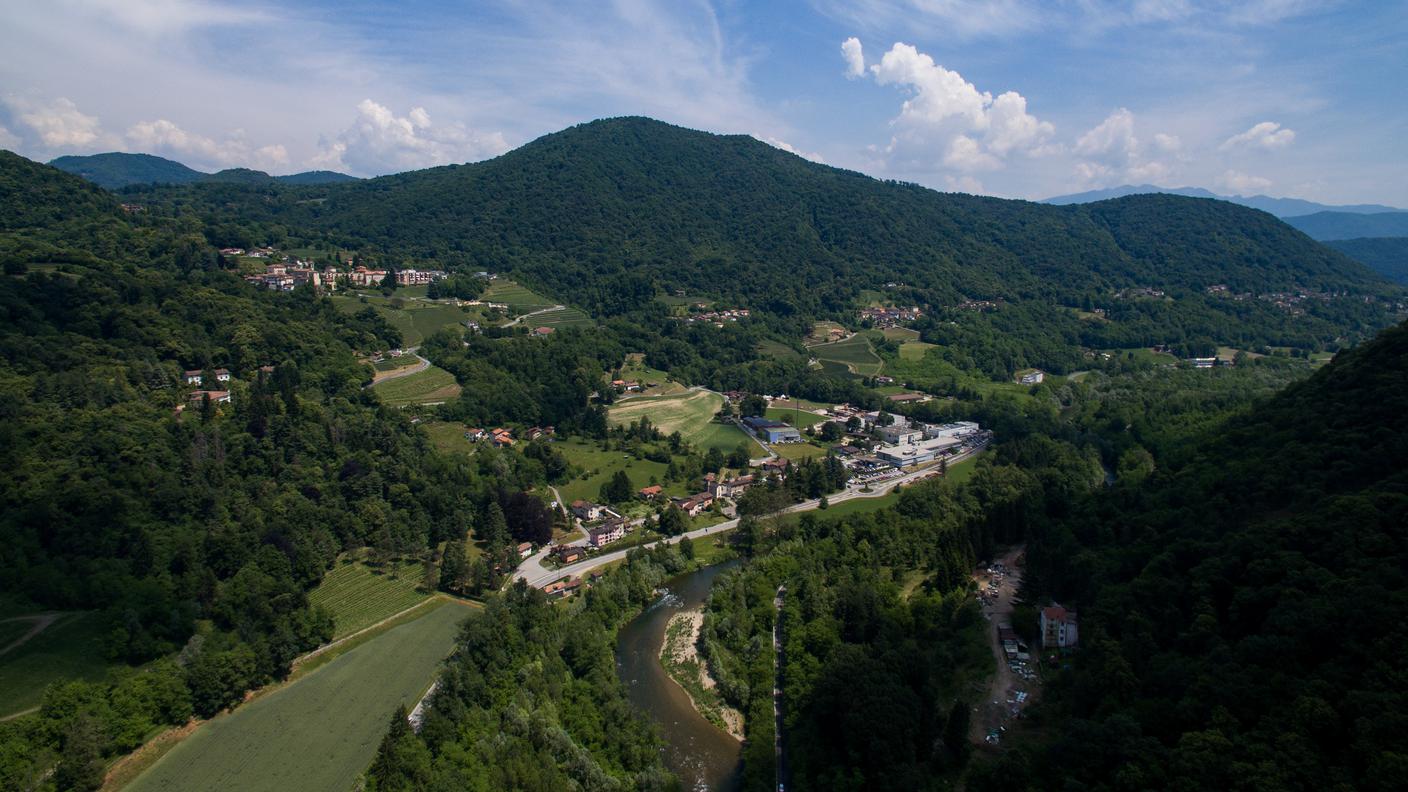 Una veduta aerea del comune di Monteggio