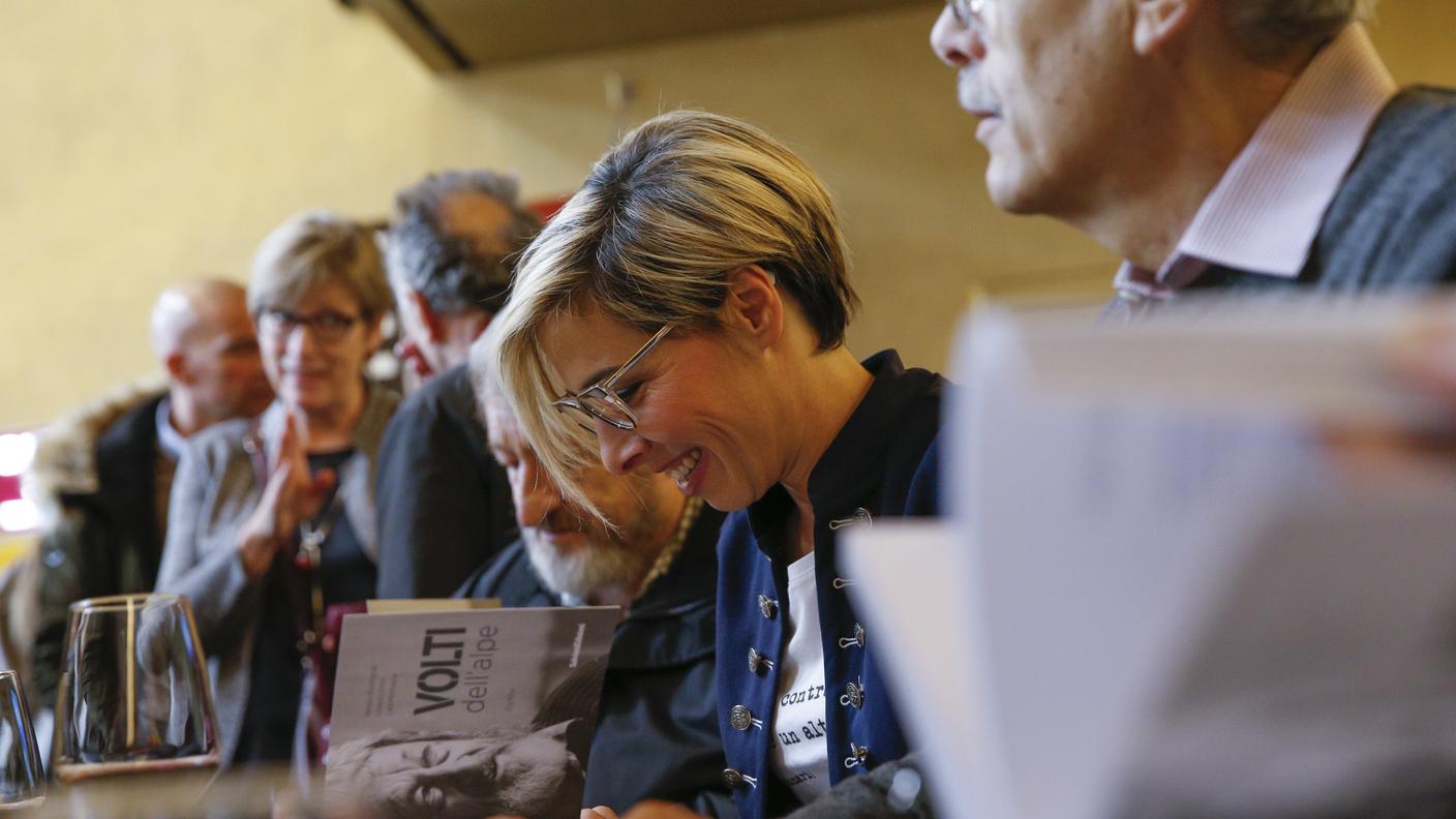 Autografi del libri Volti dell'alpe, Volti dell'alpe, Palacinema Locarno, 25.02.18