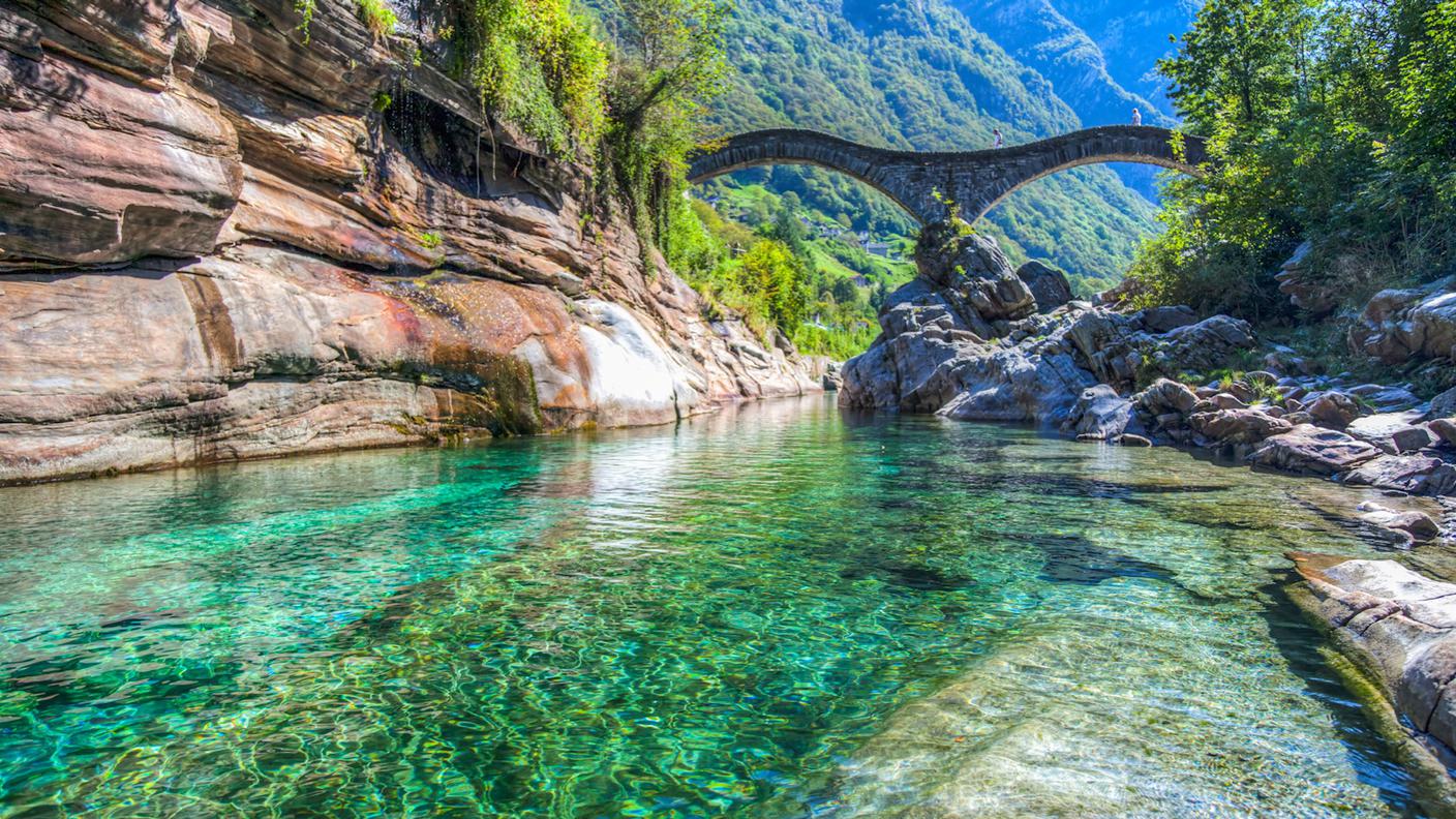 Val Verzasca ponte dei tuffi