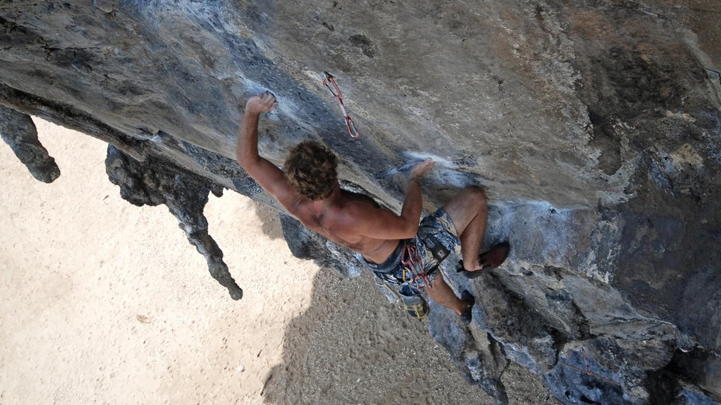 arrampicata, masso roccioso, boulder, bouldering