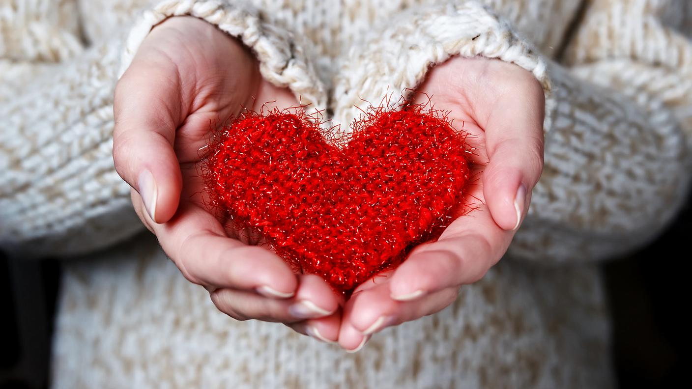 altruismo, cuore, ragazza con cuore