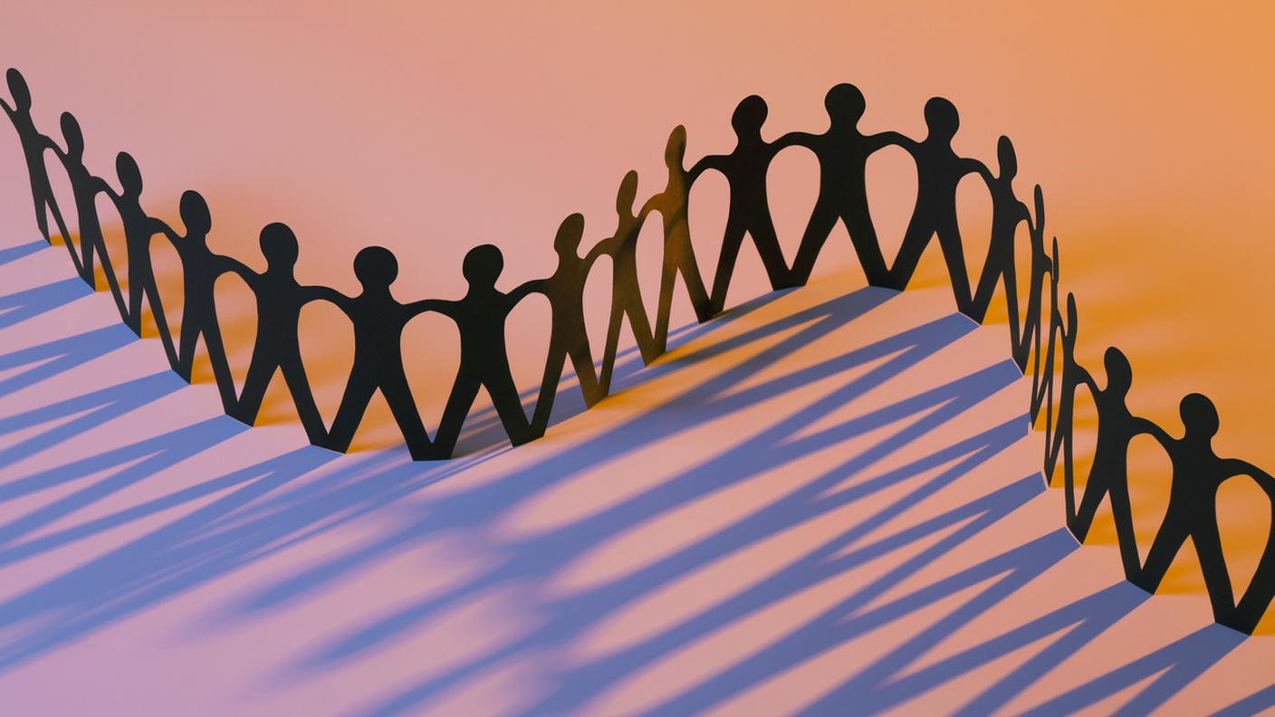 volontari, catena umana, beneficenza, uniti, insieme, comunità, forza, mani unite
