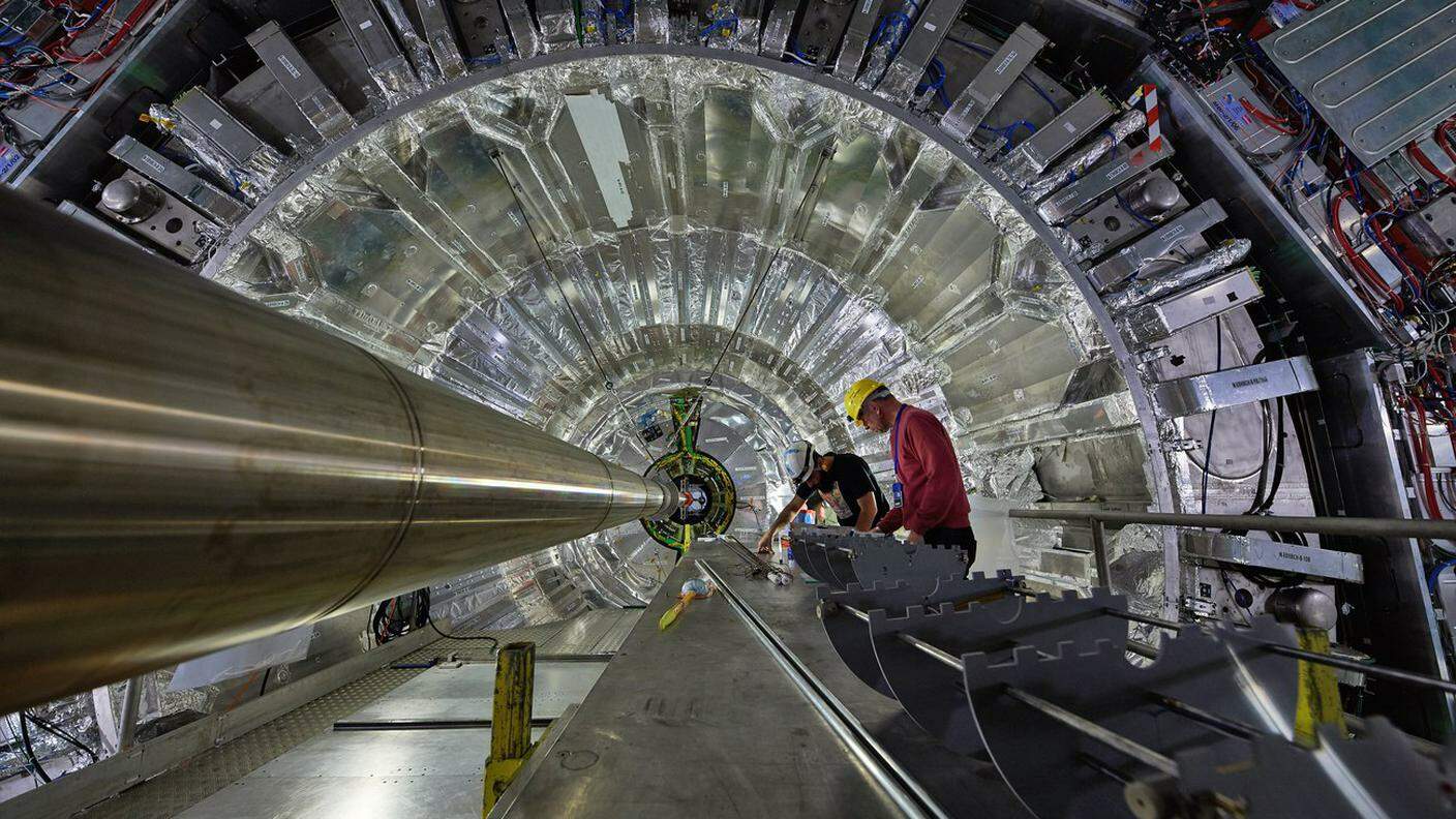 Il Large Hadron Collider di Ginevra
