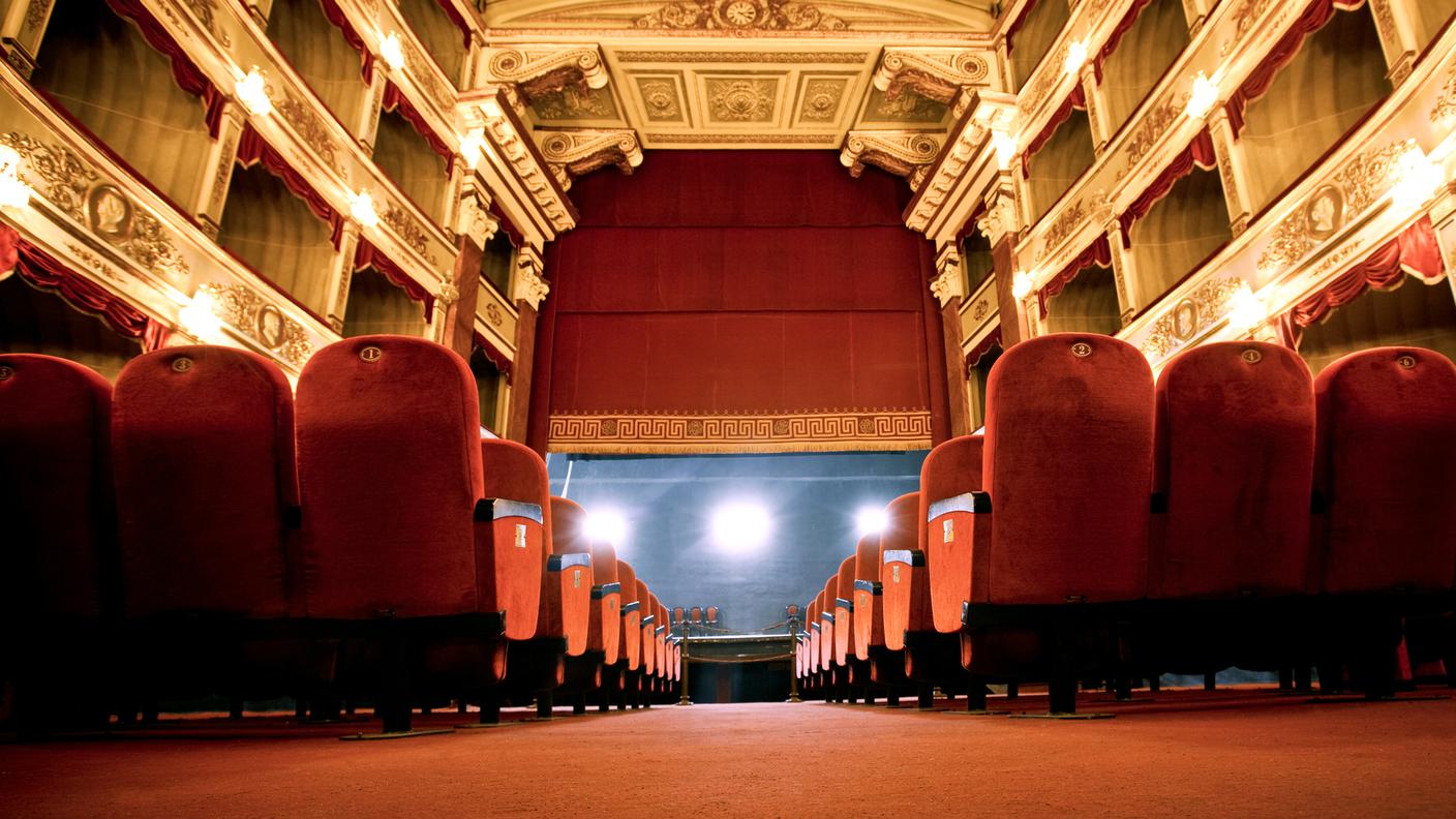 iStock-teatro 