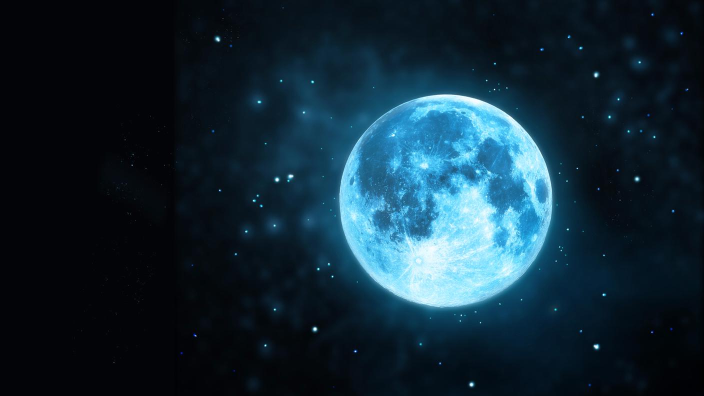 Luna piena blu